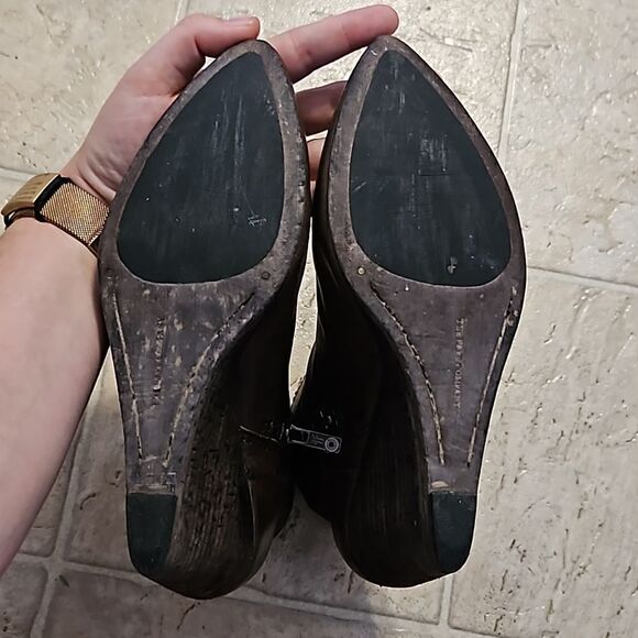 Frye Regina Seam wedge ankle boot size 8 - Picture 6 of 7